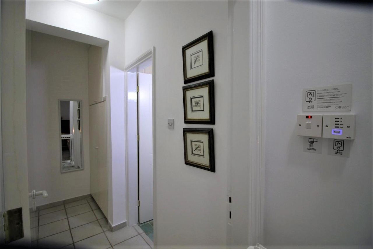 Cosea Living: Seaside 2 Bedroom Flat Kings Palace 209 Paphos Esterno foto