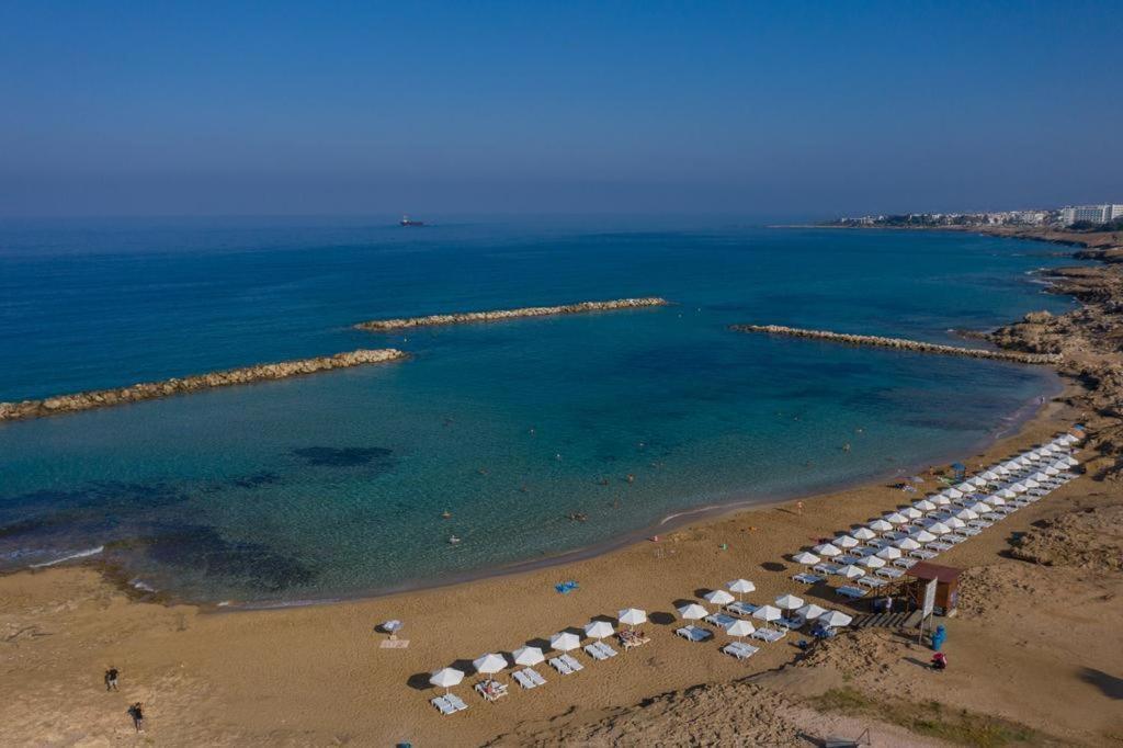 Cosea Living: Seaside 2 Bedroom Flat Kings Palace 209 Paphos Esterno foto